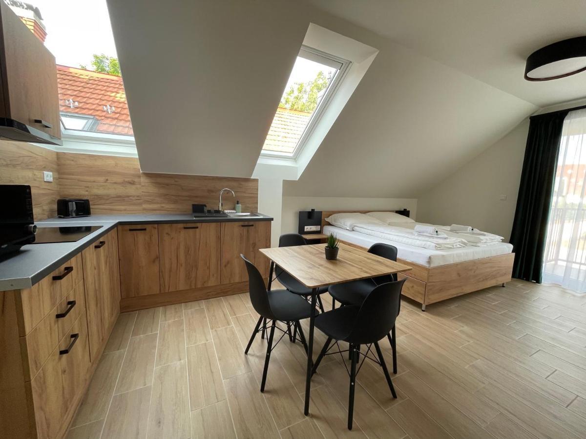 Rezidex Apartmanhaz แซแก็ด ภายนอก รูปภาพ