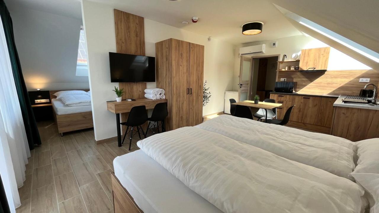 Rezidex Apartmanhaz แซแก็ด ภายนอก รูปภาพ